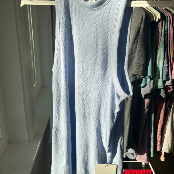 NWT Lululemon Hold Tight Tank - Linen Blue - Size 4 - Picture 3 of 4